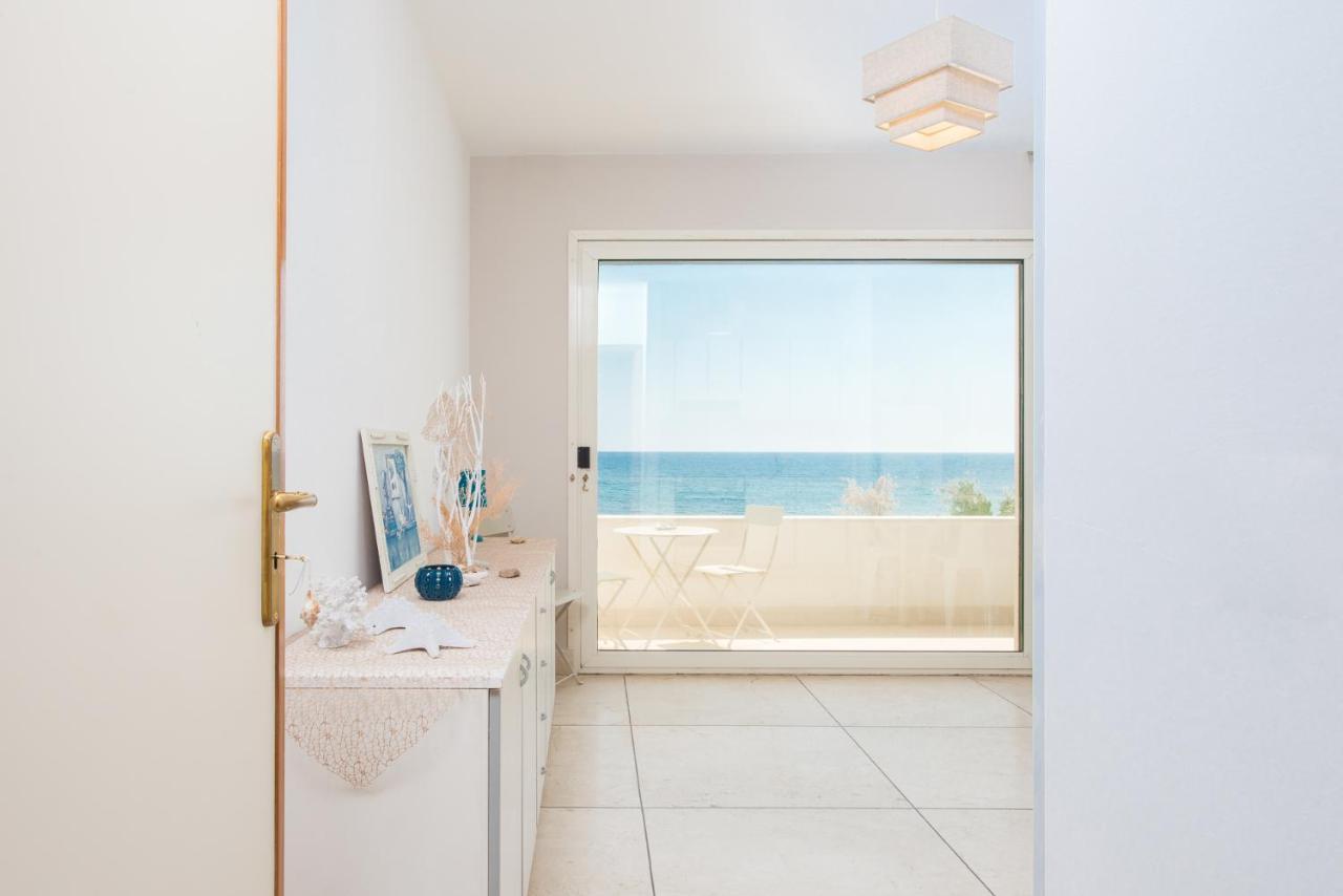 Beach Studios Con Accesso Diretto Alla Spiaggia Torre Pali Dış mekan fotoğraf